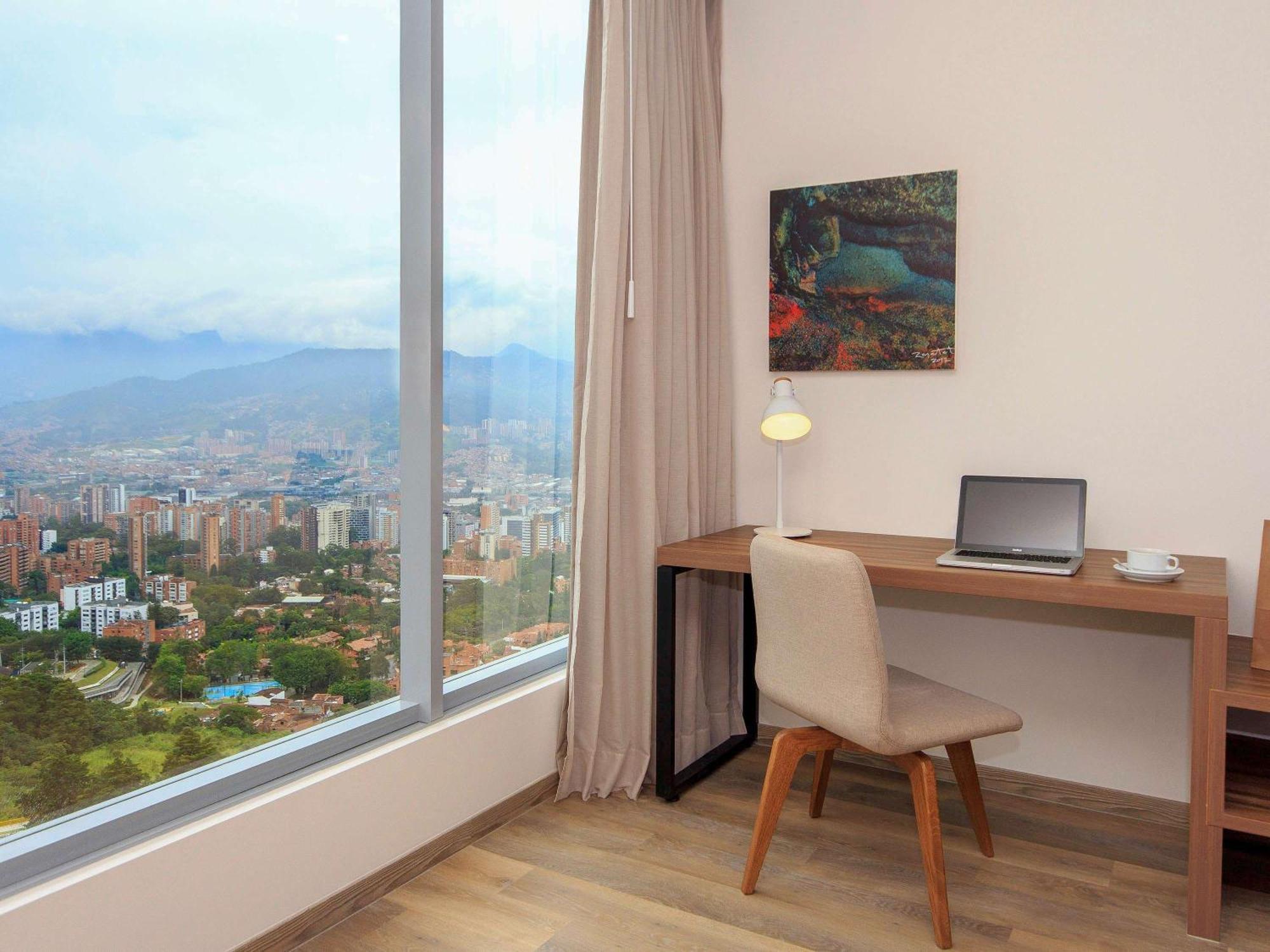 Novotel Medellin El Tesoro Esterno foto A home office